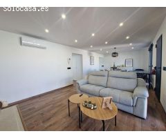 Chalet moderno con piscina privada en Los Balcones, Torrevieja.