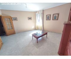 CASA ADOSADA EN LA ZONA DE SAN LORENZO