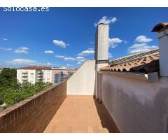 Amplio dúplex de 100 m2 con terraza y estacionamiento en Vilafranca del Penedès