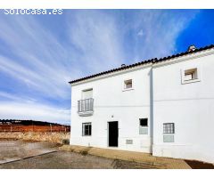 Venta de casa adosada en Sierra Norte de Sevilla.