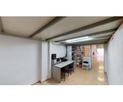 Bajo comercial en Orihuela con 232 m2 útiles y situado Calle Pio V.