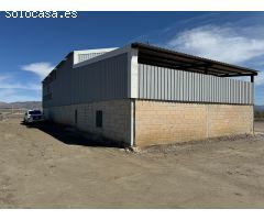 Nave industrial en Dolar, a pies de la A-92