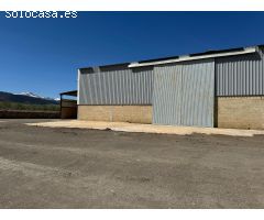 Nave industrial en Dolar, a pies de la A-92