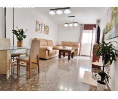 Encantador piso en venta de 4 habitaciones en Roquetas de Mar.