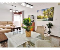 Encantador piso en venta de 4 habitaciones en Roquetas de Mar.