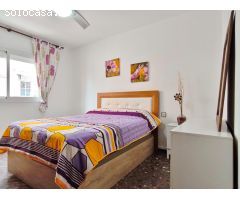 Encantador piso en venta de 4 habitaciones en Roquetas de Mar.
