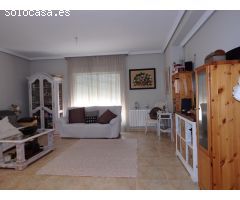 Venta chalet pareado con piscina en Barcience