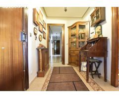 Estupendo piso con gran terraza y piscina comunitaria