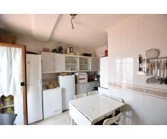 Estupendo piso con gran terraza y piscina comunitaria