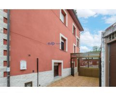 ¡Oportunidad Única! Magnífica Casa de 3 Plantas en Olloniego, a 5 Minutos de Oviedo