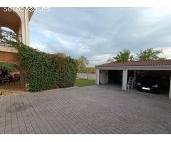 CHALET INDEPENDIENTE CON PISCINA Y AMPLIO JARDIN