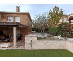 CHALET INDEPENDIENTE CON PISCINA Y AMPLIO JARDIN