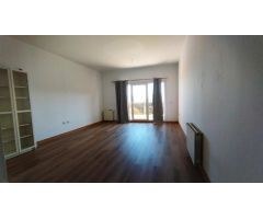 Piso se vende junto club de Tenis