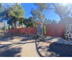 TERRENO URBANO CON VIVIENDA EN URBANIZACIÓN LAS NIEVES
