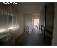 TERRENO URBANO CON VIVIENDA EN URBANIZACIÓN LAS NIEVES