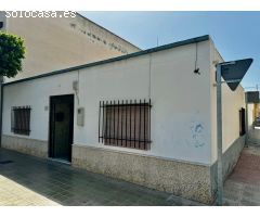 Chalet en Av. Constitución