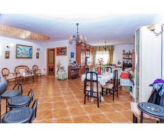Venta de Casa Con Parcela en Torre del Campo.