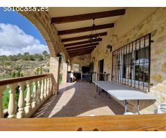 ¡Espectacular y única!,   este impresionante chalet en Fuente Blanca, pedanía de Fortuna.