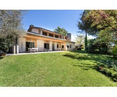 Fantastica Finca con Chalet, Casa de invitados, Sala de 150m2  cerca de Barcelona