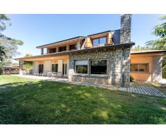 Fantastica Finca con Chalet, Casa de invitados, Sala de 150m2  cerca de Barcelona