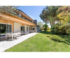 Fantastica Finca con Chalet, Casa de invitados, Sala de 150m2  cerca de Barcelona