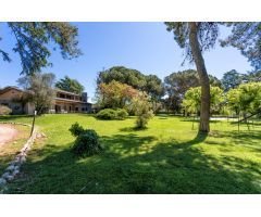 Fantastica Finca con Chalet, Casa de invitados, Sala de 150m2  cerca de Barcelona