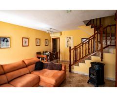 CASA ADOSADA EN CUNIT RESIDENCIAL