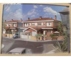 Chalet en venta en Nambroca – 2 plantas, 4 dormitorios, terraza con barbacoa y jardín privado