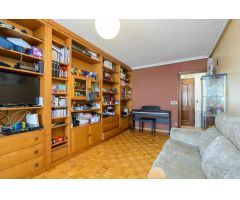 Piso de 115m² al Lado del HUCA, con Parking, Garaje y Trastero