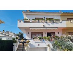 FANTASTICA CASA PAREADA EN RODA DE BARA