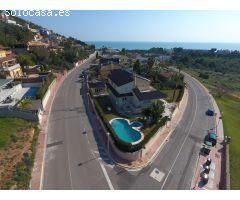 QUE TU VIVIENDA SEA TU MAYOR REFUGIO. CHALET DE LUJO EN URBANIZACIÓN PRIVILEGIADA