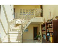 QUE TU VIVIENDA SEA TU MAYOR REFUGIO. CHALET DE LUJO EN URBANIZACIÓN PRIVILEGIADA