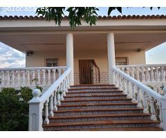 Chalet grande con Piscina y terreno amplio