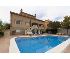 Preciosa casa con Piscina y licencia turística