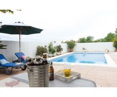 Preciosa casa con Piscina y licencia turística