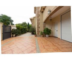 Preciosa casa con Piscina y licencia turística