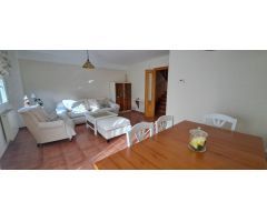 Chalet Adosado con Buhardilla y Garaje Bodega