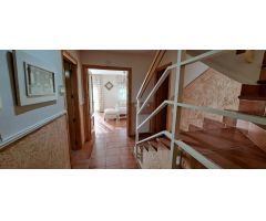 Chalet Adosado con Buhardilla y Garaje Bodega