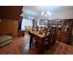 Chalet Pareado de Alta Calidad en el Centro de Coín