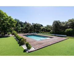 Exclusiva Casa en Molino de la Hoz, Las Rozas: Tu Refugio de Lujo en la Naturaleza