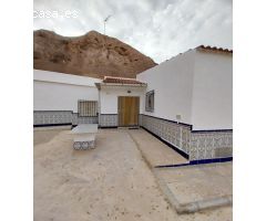 CASA CUEVA EN BÁCOR