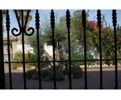 Exclusivo Chalet Independiente en Villarrubia: Lujo Rústico con Comodidades Modernas