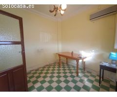 BONITA CASA EN PLANTA  BAJA CON PATIO  A REFORMAR