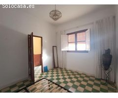 BONITA CASA EN PLANTA  BAJA CON PATIO  A REFORMAR