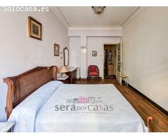 Se vende piso en el centro de A Coruña, al lado de la playa