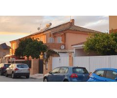 MAGNIFICO PAREADO EN VALENCINA-GINES