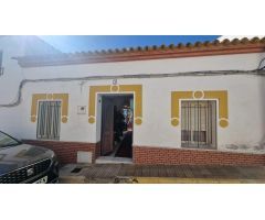 Preciosa Casa Típica en Calañas – Amueblada, Lista para Entrar a Vivir!
