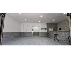 Bar reformado + local comercial en Lora del Rio zona céntrica  ¡Listo para arrancar tu negocio!