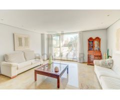 Exclusiva vivienda con vistas a Plaza de la Reina
