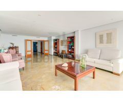 Exclusiva vivienda con vistas a Plaza de la Reina